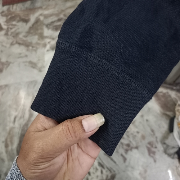 Uniqlo - Picture 3 of 15